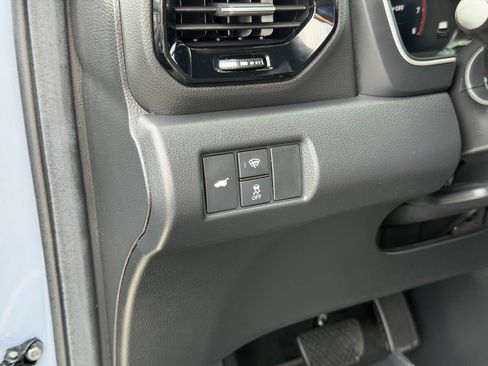 Used 2025 Honda Pilot Black Edition image 17