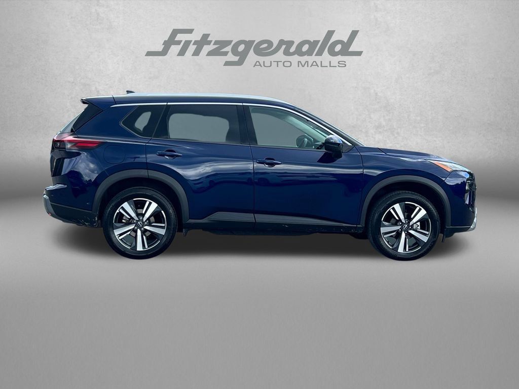 Used 2026 Nissan Rogue SL AWD/4WD image 3