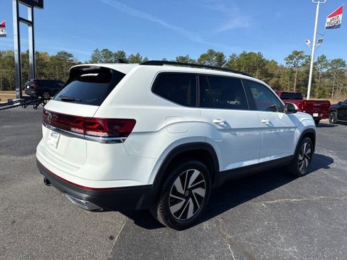 Used 2025 Volkswagen Atlas SE image 3