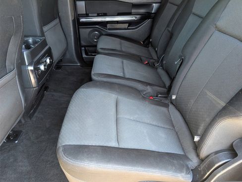 Used 2021 Ford Expedition XLT image 11