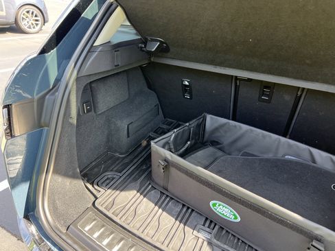 Certified 2025 Land Rover Range Rover Evoque Dynamic SE image 33