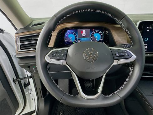 New 2026 Volkswagen Atlas SE image 18