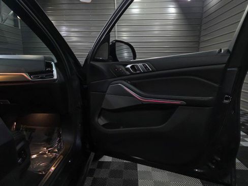 Used 2019 BMW X5 xDrive50i w/ M Sport Package image 37