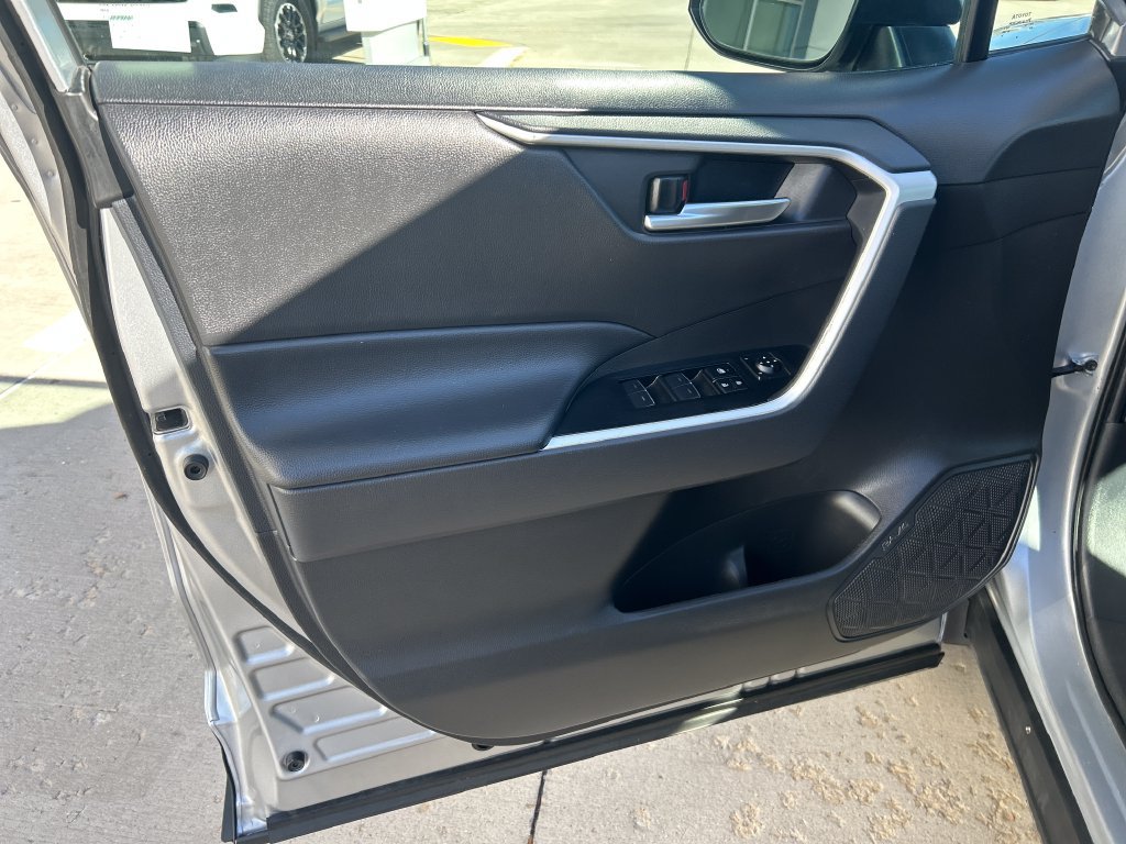 Certified 2025 Toyota RAV4 XLE AWD/4WD image 10