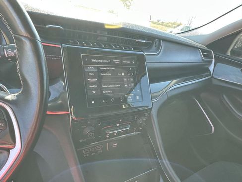 Used 2022 Jeep Grand Cherokee L Laredo w/ Luxury Tech Group I image 32