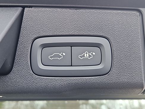 New 2026 Volvo XC60 T8 Ultra w/ Protection Package Premier image 12