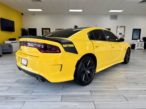 Used 2018 Dodge Charger R/T RWD image 6
