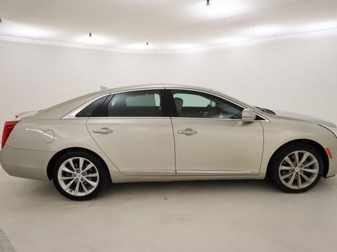 Used 2014 Cadillac XTS Premium image 2