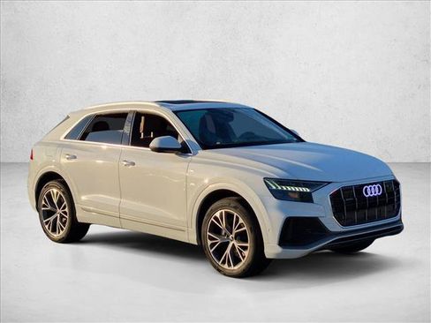 Used 2023 Audi Q8 Premium Plus w/ Premium Plus Package AWD/4WD image 3