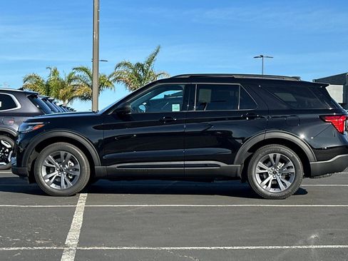 New 2026 Ford Explorer Active w/ Active Comfort Package image 7