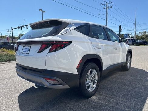 New 2025 Hyundai Tucson SE image 6