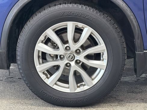 Used 2017 Nissan Rogue SV image 24