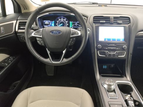 Used 2020 Ford Fusion SE w/ Equipment Group 151A image 22