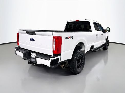 Used 2024 Ford F350 XLT image 7