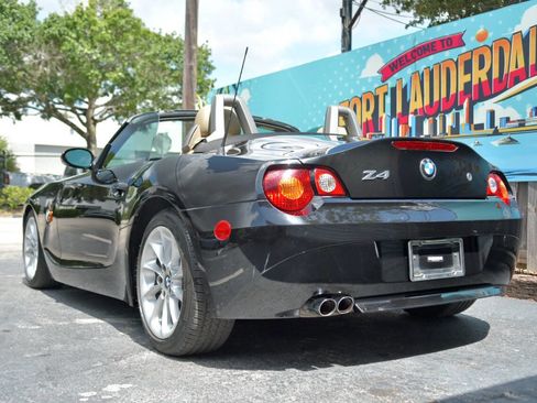 Used 2003 BMW Z4 2.5i image 8