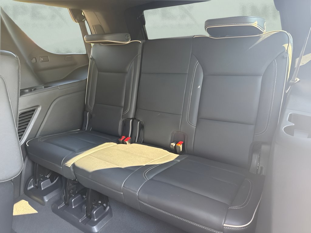 Used 2021 GMC Yukon SLT w/ SLT Premium Package AWD/4WD image 16