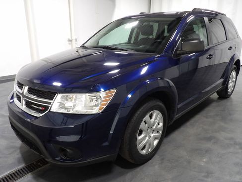 Used 2018 Dodge Journey SE image 3