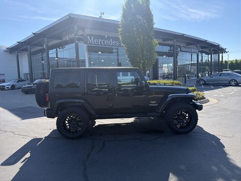 Used 2014 Jeep Wrangler Unlimited Sahara w/ Trailer Tow Group AWD/4WD image 11