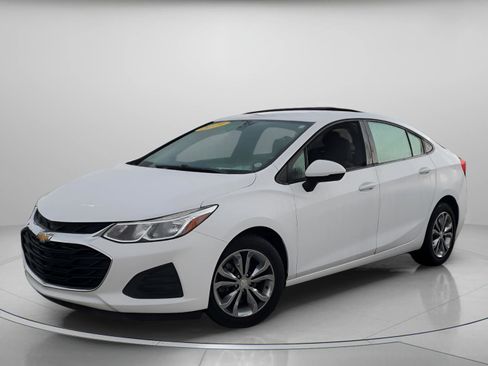 Used 2019 Chevrolet Cruze LS w/ LS Convenience Package image 2