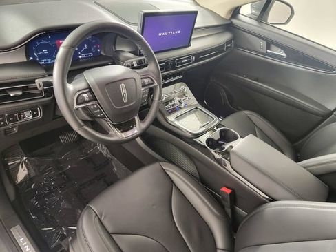 Used 2023 Lincoln Nautilus Reserve AWD/4WD image 12