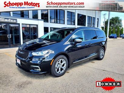 Used 2023 Chrysler Pacifica Limited