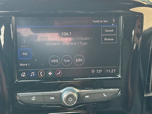 Used 2023 Chevrolet Traverse LT image 19