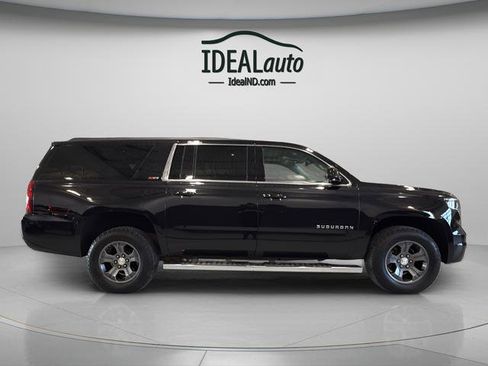 Used 2016 Chevrolet Suburban LT image 18