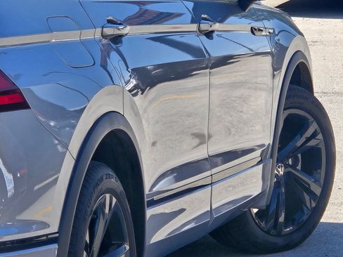 Used 2024 Volkswagen Tiguan SE R-Line w/ MDO Package, Three-Row FWD image 20