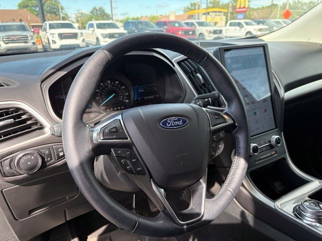 Certified 2024 Ford Edge SEL w/ Convenience Package AWD/4WD image 3