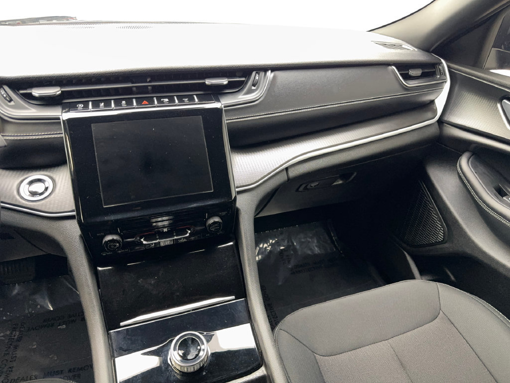 Used 2025 Jeep Grand Cherokee Laredo X AWD/4WD image 56