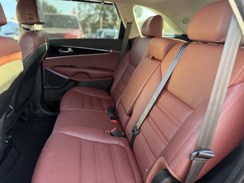 Used 2018 Kia Sorento SX image 20