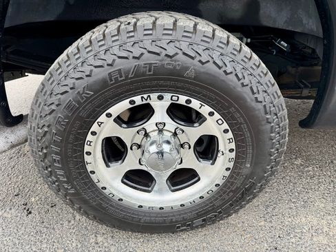 Used 2017 Chevrolet Express 2500 image 29