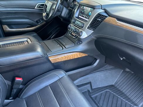 Used 2020 GMC Yukon Denali w/ Denali Premium Package AWD/4WD image 18