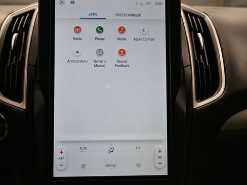 Used 2021 Ford Edge SE image 18