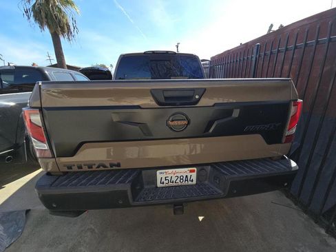 Used 2021 Nissan Titan PRO-4X w/ Pro-4x Convenience Package image 6