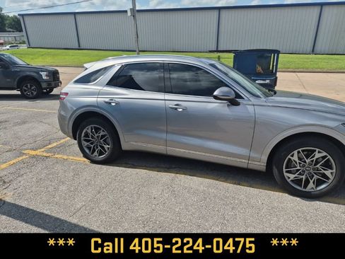 Used 2023 Genesis GV70 2.5T w/ Select Package AWD/4WD image 12