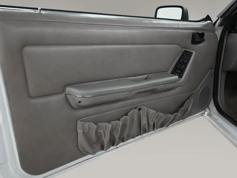 Used 1992 Ford Mustang LX RWD image 14