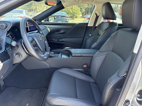 Used 2025 Lexus ES 350 350 w/ Premium Package image 9