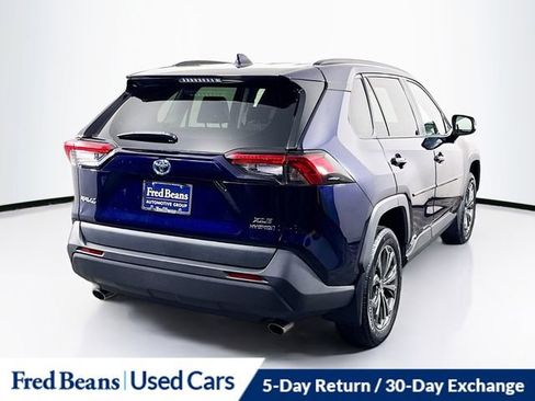 Used 2022 Toyota RAV4 XLE Premium image 7
