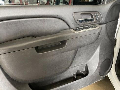 Used 2012 Chevrolet Suburban LT AWD/4WD image 27
