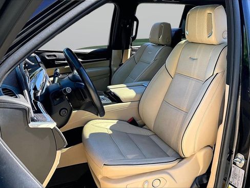 Used 2021 Cadillac Escalade Premium Luxury w/ LPO, Illumination Package AWD/4WD image 22