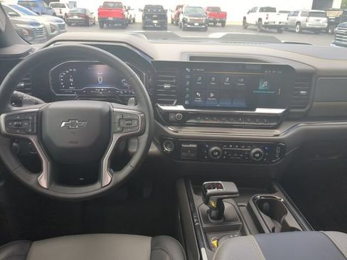 Used 2023 Chevrolet Silverado 1500 ZR2 w/ Technology Package AWD/4WD image 15