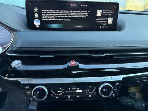 Used 2023 Genesis G80 2.5T image 17