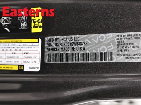 Used 2025 Jeep Wrangler Unlimited Sahara AWD/4WD image 34