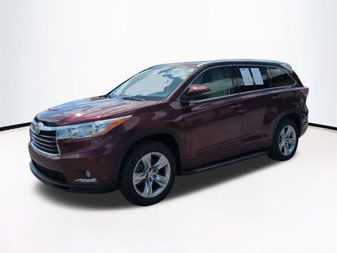 Used 2015 Toyota Highlander Limited w/ Driver Technology Package FWD image 9