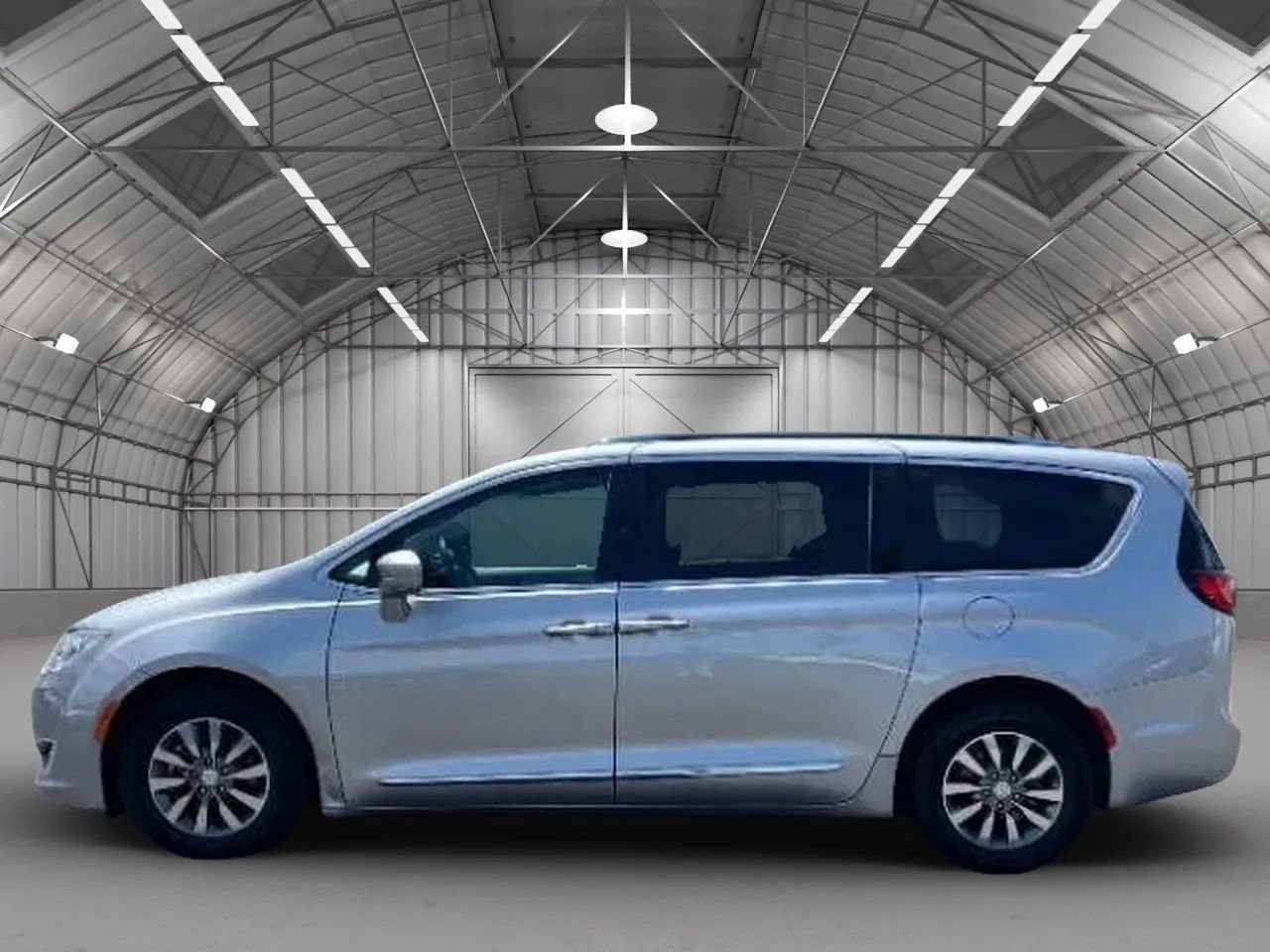 Used 2019 Chrysler Pacifica Touring-L Plus FWD image 6
