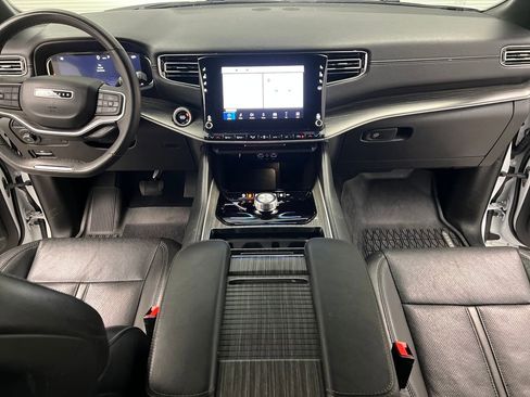 Used 2024 Jeep Wagoneer L Series II w/ Flexible Seating Group image 45