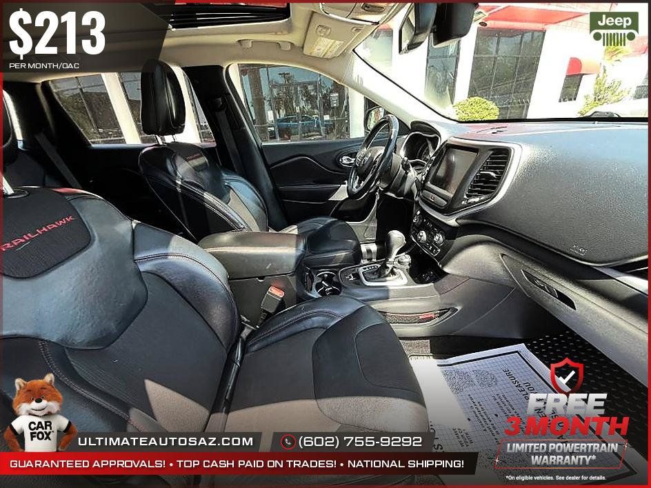 Used 2017 Jeep Cherokee Trailhawk w/ Comfort/Convenience Group AWD/4WD image 13