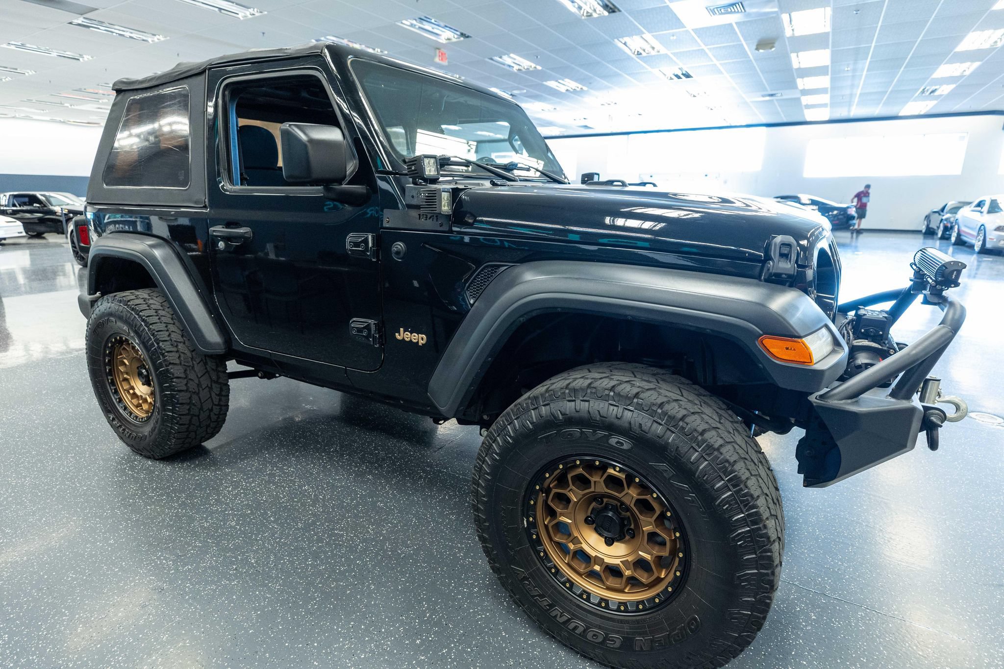 Used 2020 Jeep Wrangler Sport AWD/4WD image 4