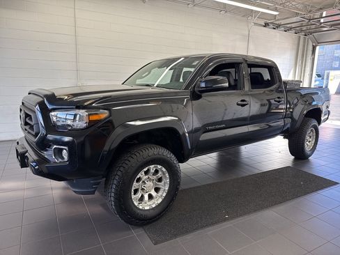 Certified 2021 Toyota Tacoma Limited image 4